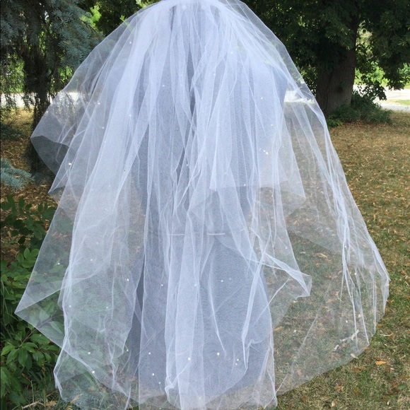 Wedding Veil  ivory, double layer, metal Comb with stones - Picture 1 of 3